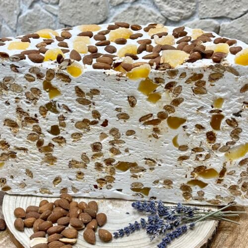 Nougat blanc au gingembre confit à la coupe