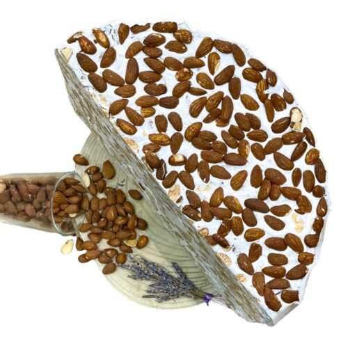 Nougat blanc classique à la coupe