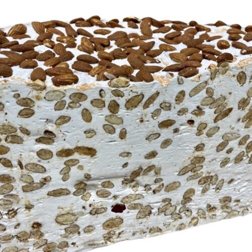 Nougat blanc classique à la coupe