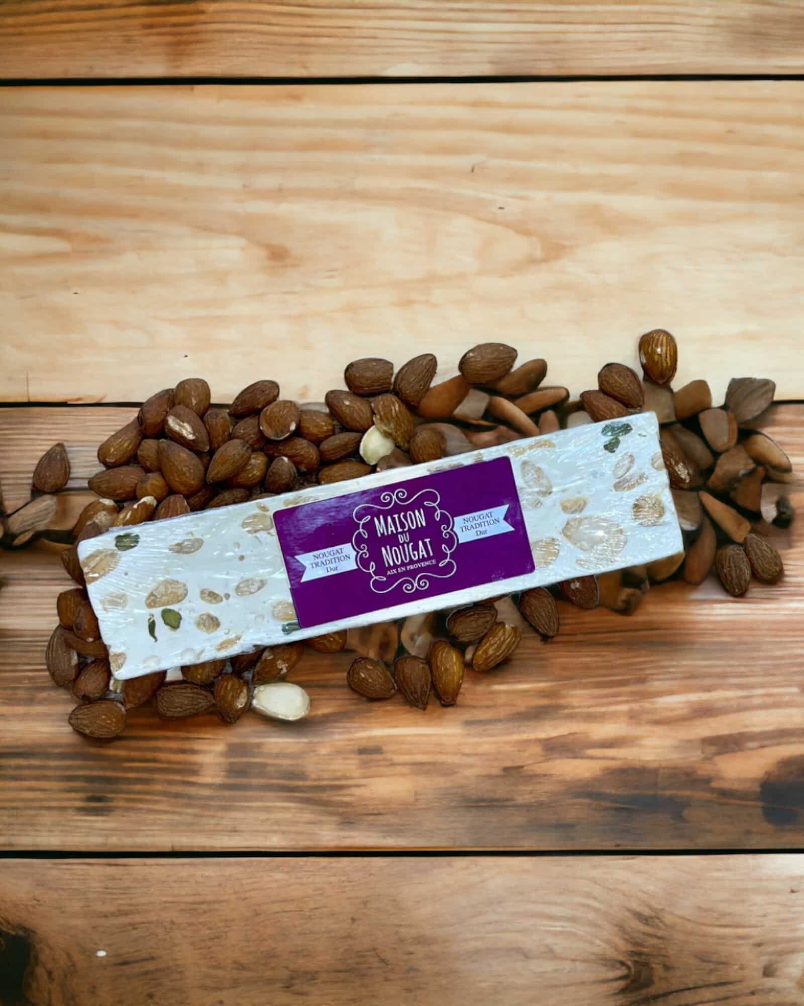 Barre de nougat blanc dur